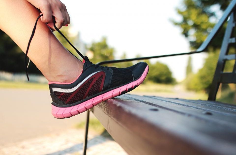 Barefoot and Minimalist Shoes: What the Evidence Says About Running Form