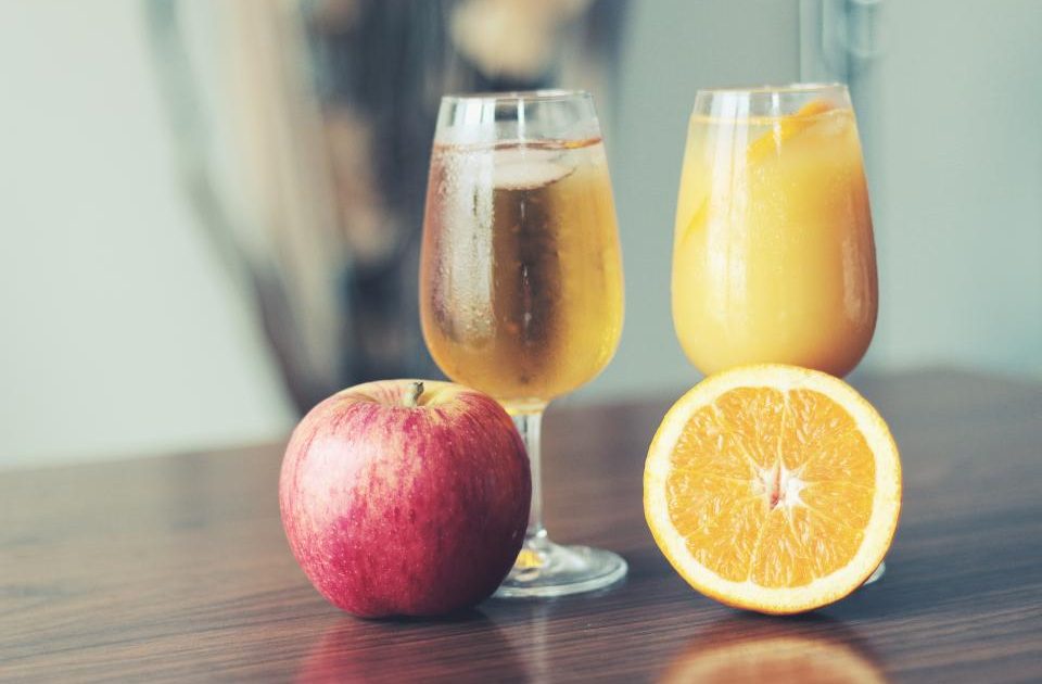 The Truth About Detox Teas and Juice Cleanses