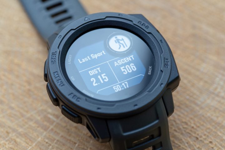 Wearable Fitness Trackers: How Accurate Are Heart Rate and Calorie Estimates?