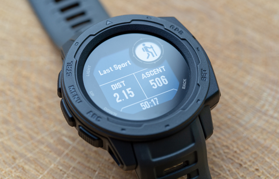 Wearable Fitness Trackers: How Accurate Are Heart Rate and Calorie Estimates?