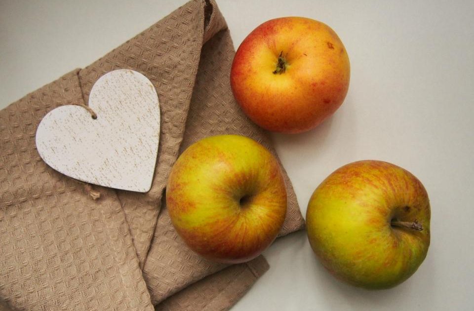 Apple Cider Vinegar and Blood Sugar: What the Evidence Actually Shows