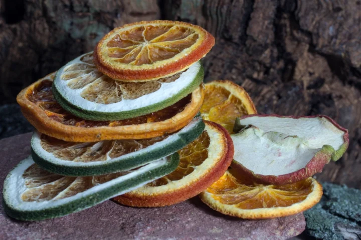 Freeze-Dried and Dehydrated Foods: Nutrition Trade-offs of Preserved Produce