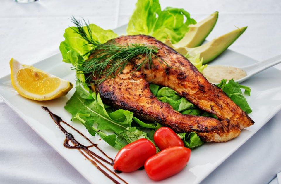 Grazing vs Three Meals a Day: Does Meal Frequency Change Your Metabolism?