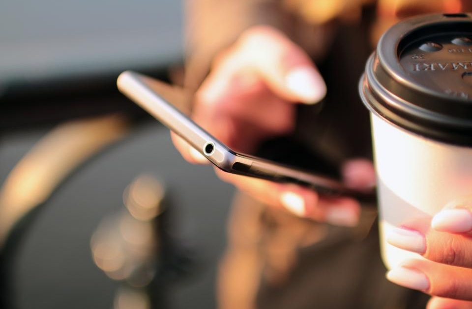 Social Media and Mental Health: Managing Comparison, FOMO, and Screen Habits