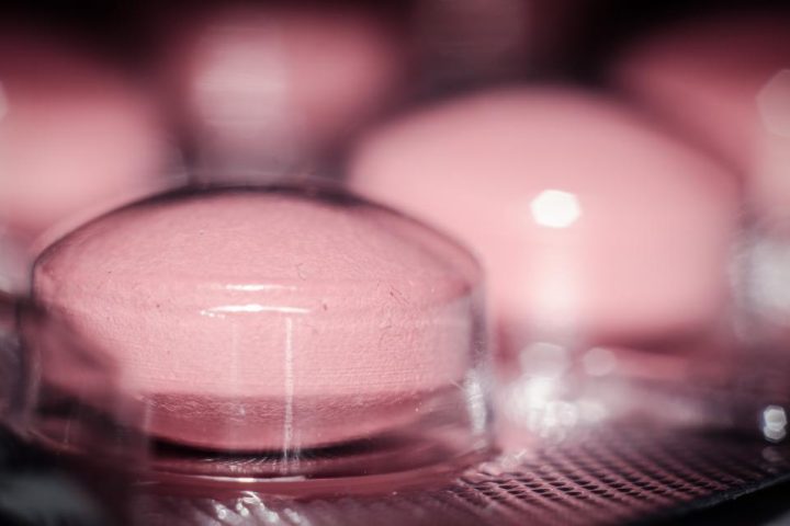 Glutamine Supplements: What They Do and Don’t Do for Recovery